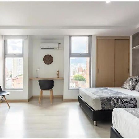 Beautiful & Comfortable Apartment In Laureles Medellín Eksteriør bilde