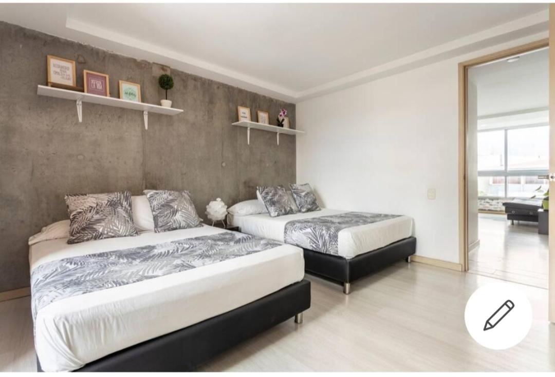 Beautiful & Comfortable Apartment In Laureles Medellín Eksteriør bilde