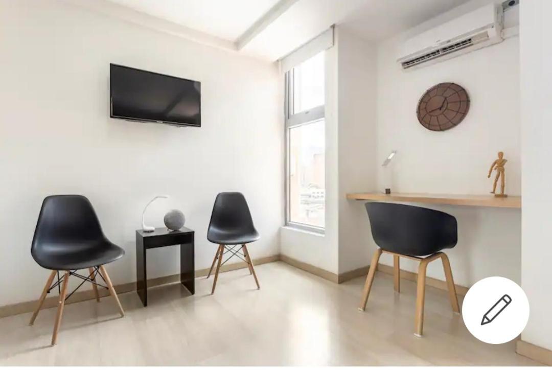 Beautiful & Comfortable Apartment In Laureles Medellín Eksteriør bilde