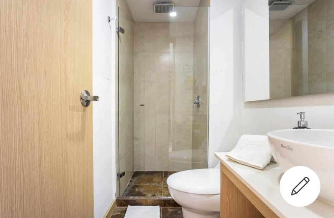 Beautiful & Comfortable Apartment In Laureles Medellín Eksteriør bilde