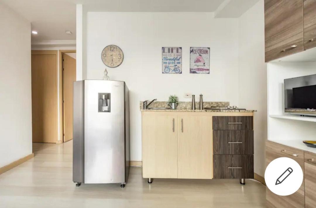 Beautiful & Comfortable Apartment In Laureles Medellín Eksteriør bilde
