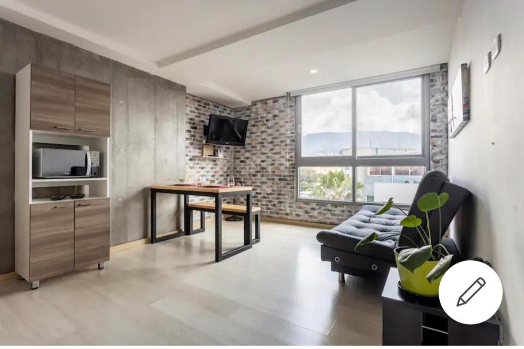 Beautiful & Comfortable Apartment In Laureles Medellín Eksteriør bilde